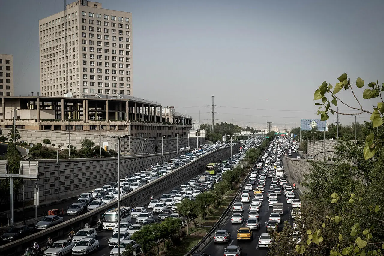 ترافیک سنگین در مسیرهای منتهی به تهران/ تردد روان در محورهای شمالی