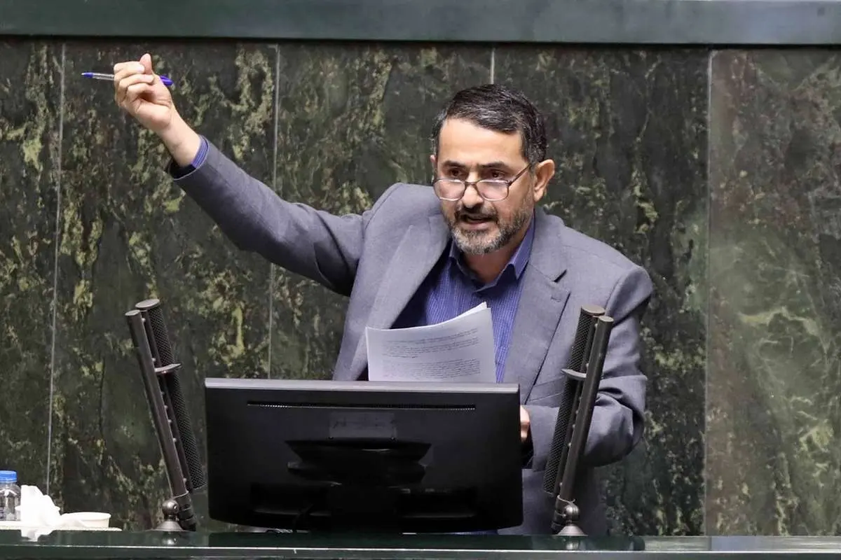 نماینده مجلس: مدعیان انقلابیگری حق ندارند مذاکرات را غیرشرافتمتدانه بخوانند؛ تصمیمات با نظر ولی فقیه گرفته میشود