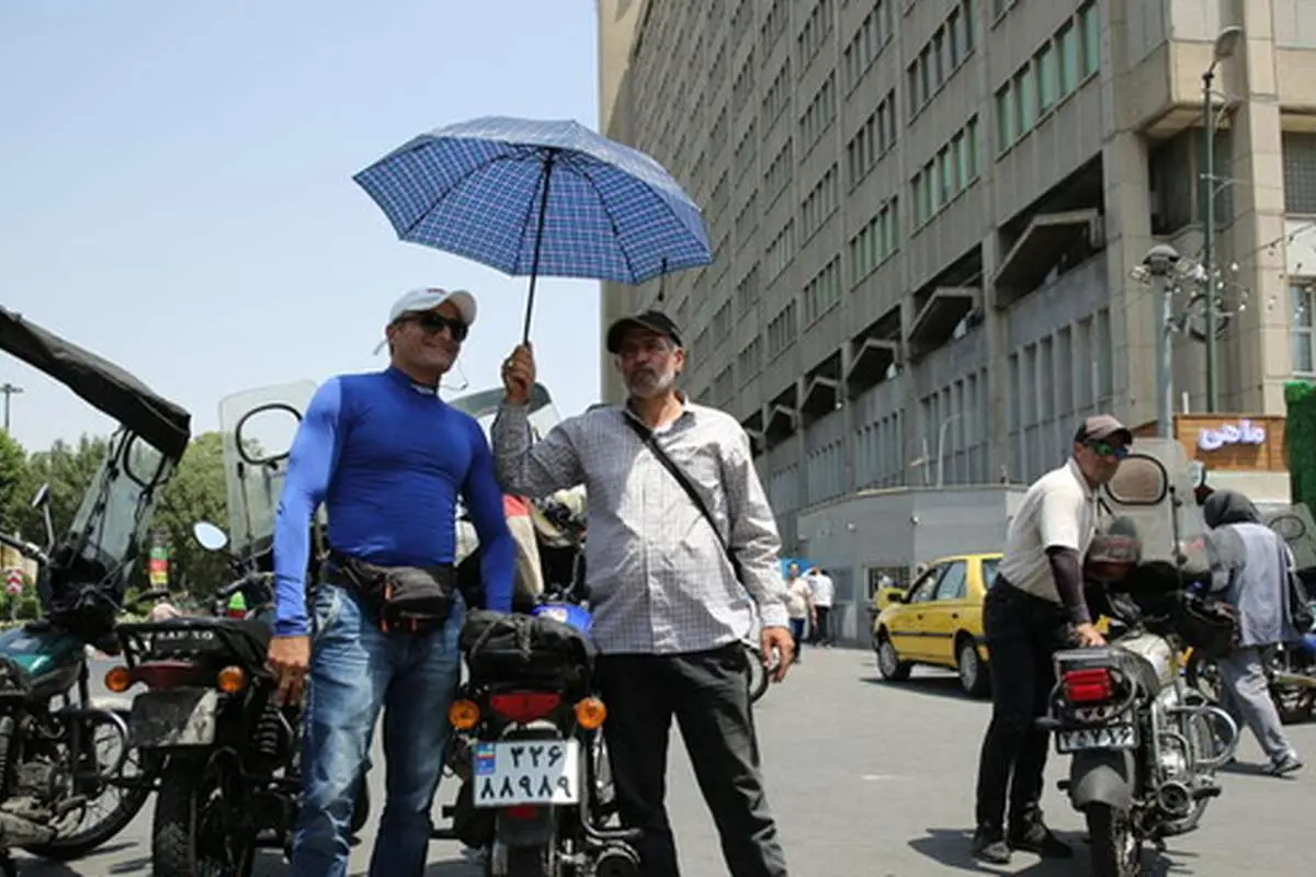 کف خیابان‌های تهران گرم‌تر از کویر لوت!

