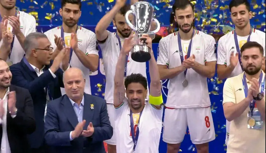 ببینید؛ جام قهرمانی ملی‌پوشان بدون خوشحالی / صحنه‌ای که تلویزیون پخش نکرد!