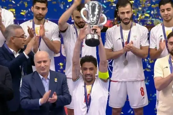 ببینید؛ جام قهرمانی ملی‌پوشان بدون خوشحالی / صحنه‌ای که تلویزیون پخش نکرد!