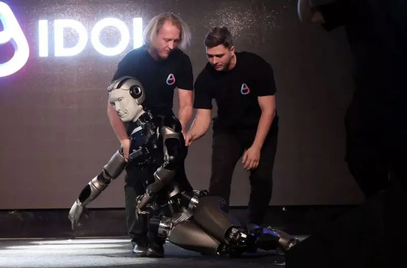 ربات انسان نما