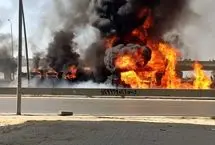 ببینید؛ آتش‌سوزی مهیب دو کامیون پس از تصادف در مصر