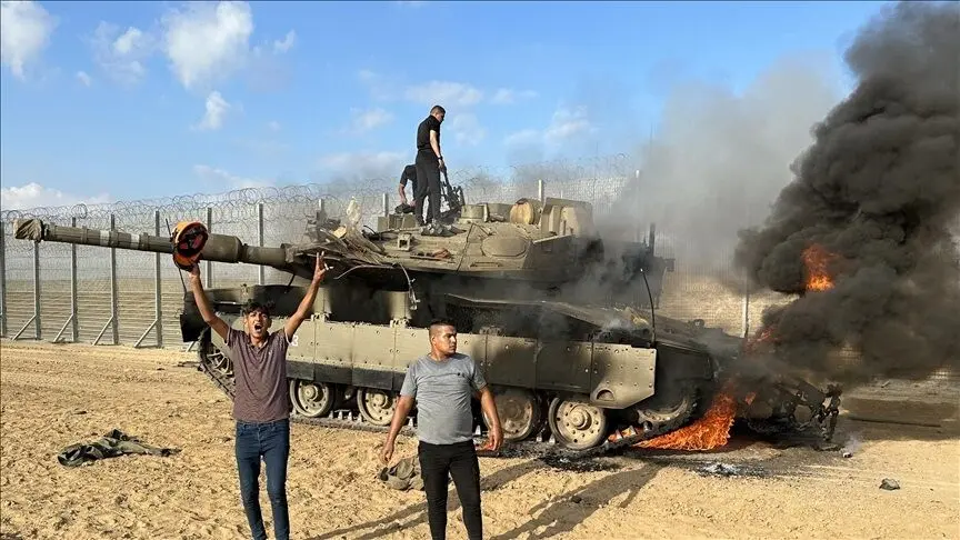 ببینید؛ لحظه انفجار تانک اسرائیلی توسط مبارز فلسطین