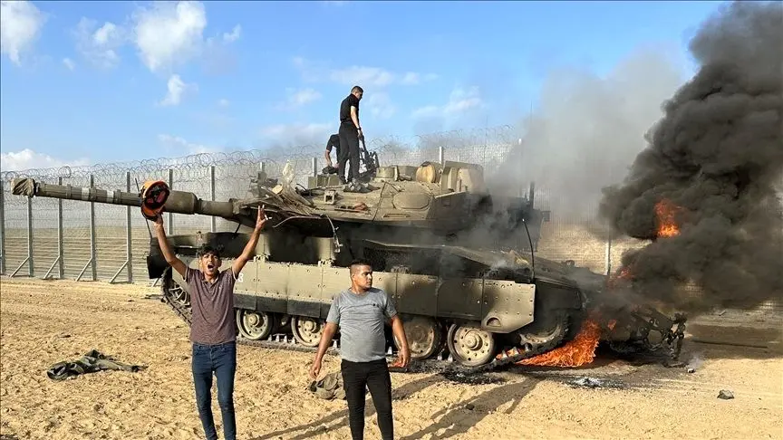 ببینید؛ لحظه انفجار تانک اسرائیلی توسط مبارز فلسطین