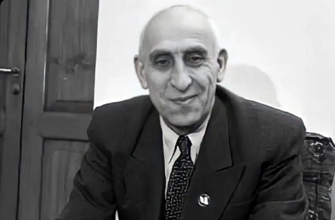 «دکتر مصدق» در دادگاه لاهه در هلند؛ 1331