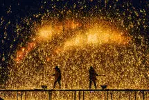 این آتش‌بازی نیست؛ گل آهنین است!