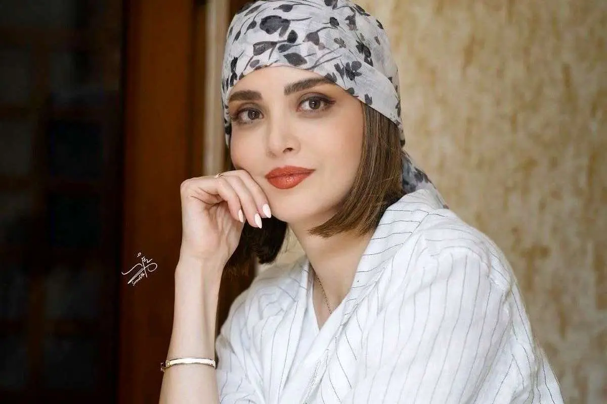 استایل متفاوت بهنوش طباطبایی با تم زنبور عسل