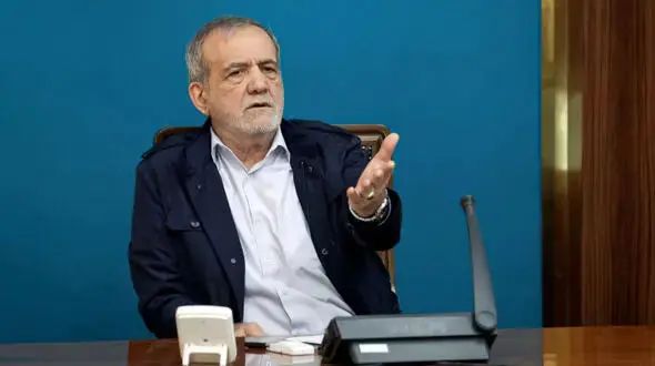 پزشکیان: دست هر سرمایه‌گذاری که بخواهد در کشور سرمایه‌گذاری کند را می‌‌بوسم
