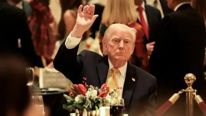 فیلمی از مراسم شام کریسمسی ترامپ و ملانیا در مارالاگو