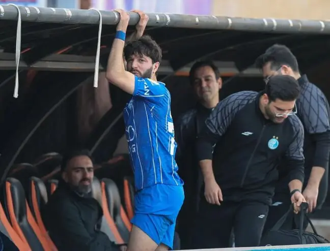 جراج کریم بنزما ماشاریپوف را عمل می‌کند