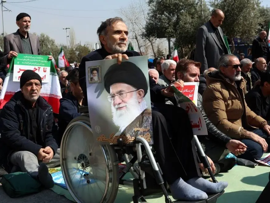 تصاویر؛ حاشیه‌هایی از نماز جمعه تهران 