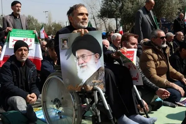 تصاویر؛ حاشیه‌هایی از نماز جمعه تهران 