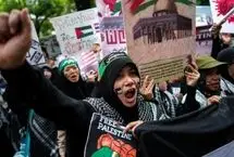 ببینید؛ خشم تایلندی‌ها از نتانیاهو زیر باران شدید