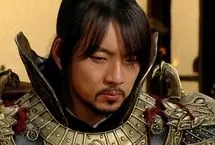 «جومونگ» با لباس «بَردگی» در حال راهنمایی بچه‌مدرسه‌ای‌ها در شهرک سینمایی