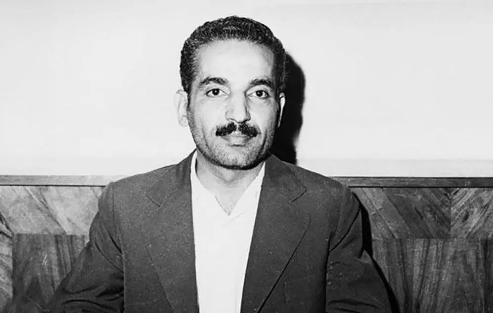 روایتی متفاوت زندگی شهید رجایی؛ از دستفروشی تا نیروی هوایی