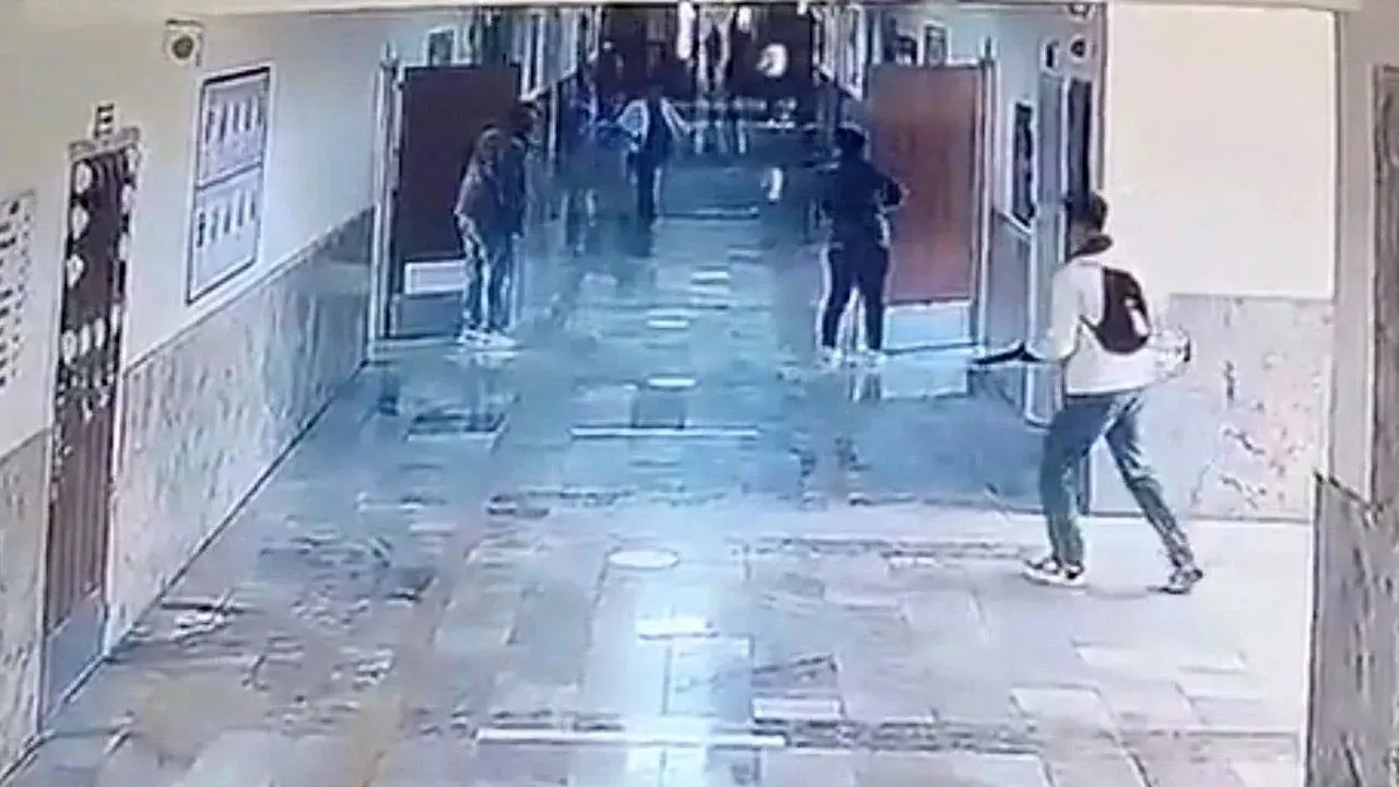 تصاویر دوربین مداربسته از تیراندازی در یک دبیرستان در ترکیه