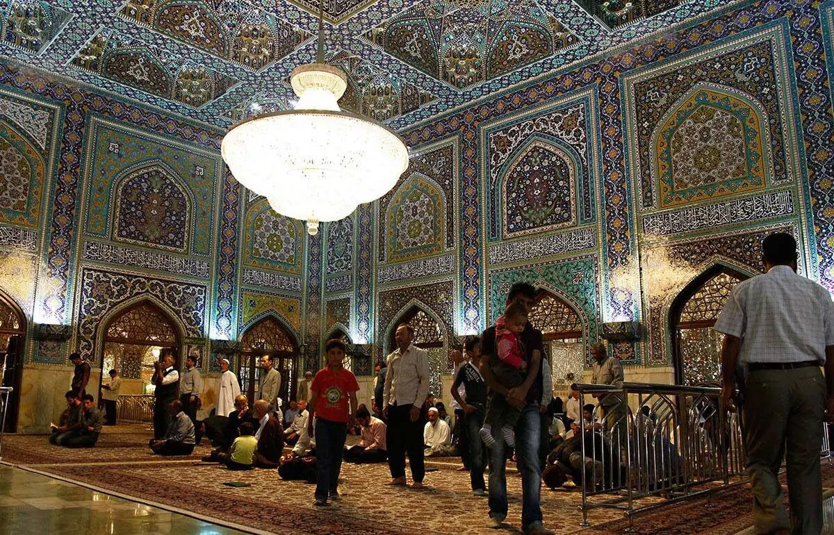 آماده‌سازی محل تدفین پیکر رهبر شهید