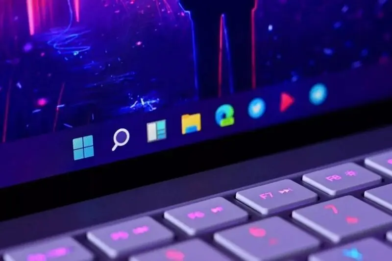 Windows-11-hits-a-new-market-sh
