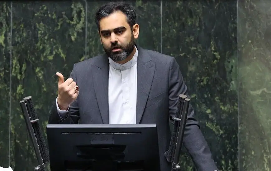واکنش امیرحسین ثابتی به دستگیری پسران صدیقی: یا اعلام برائت کنید یا استعفا دهید