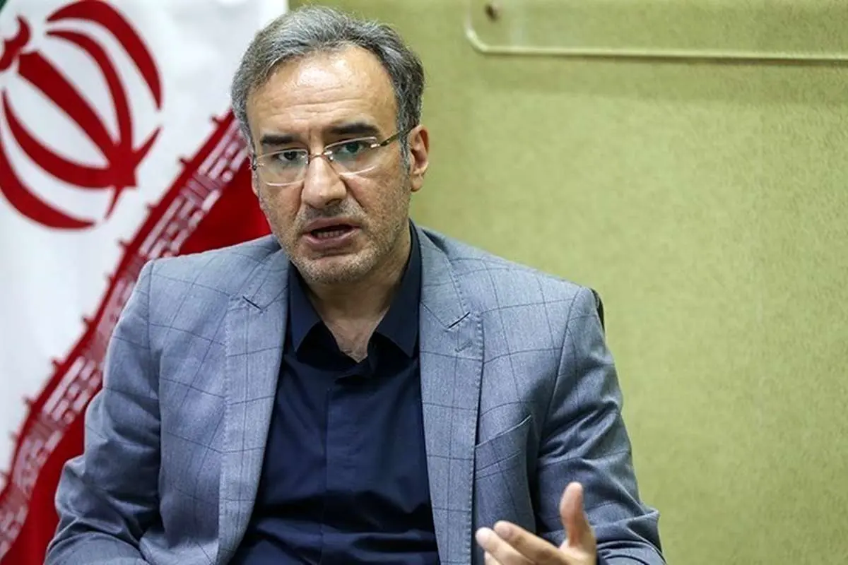 واکنش پدرام پاک آیین به شیوه تقدیر از خبرنگاران