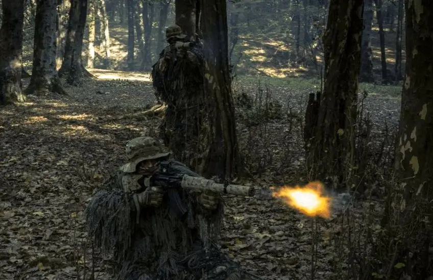 تصاویر؛ تمرین رزم یگان ویژه فاتحین در جنگل و مرداب