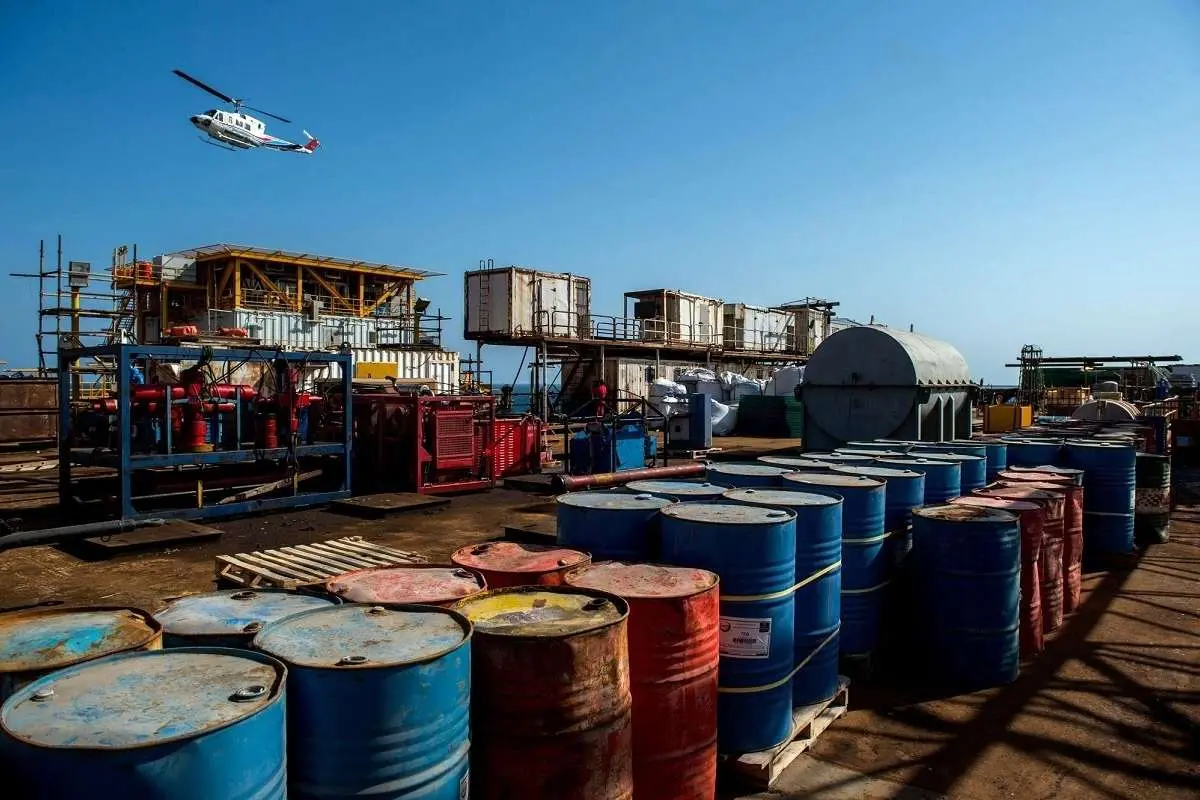 نفت زیر ضرب صلح و دلار زمین‌گیر شد