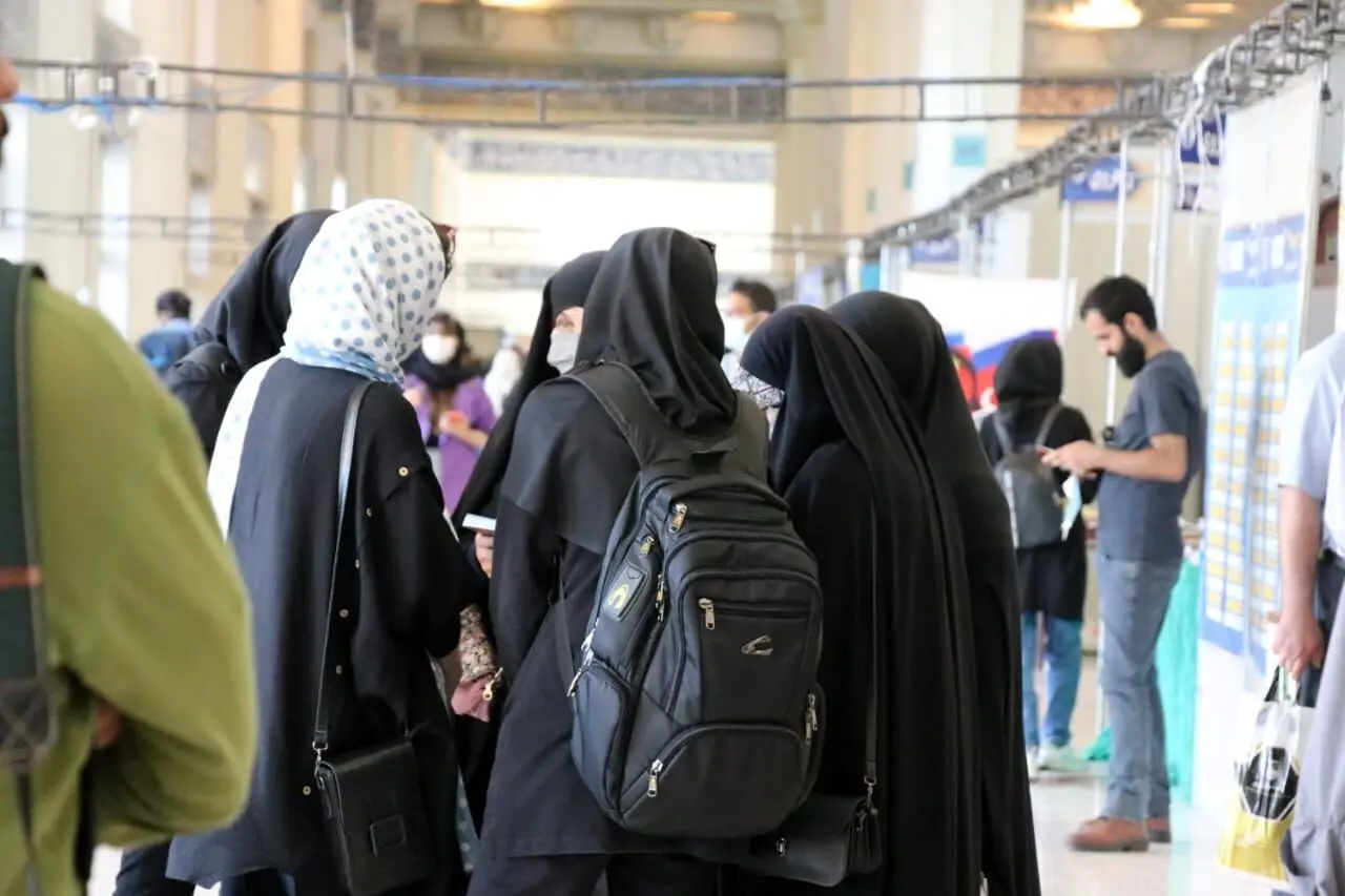 بازگشت ناگهانی و پرحجم به موضوع حجاب مشکوک است