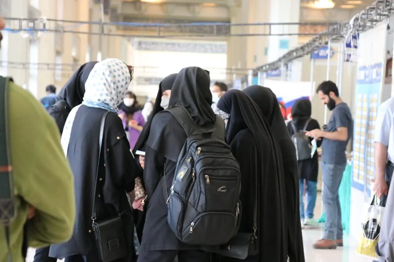 بازگشت ناگهانی و پرحجم به موضوع حجاب مشکوک است
