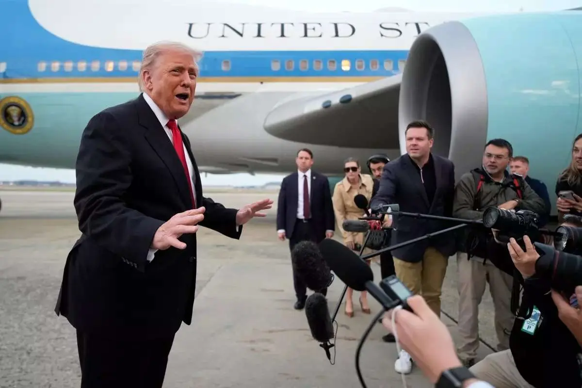 ترامپ: به هر آمریکایی ۲ هزار دلار پرداخت خواهیم کرد