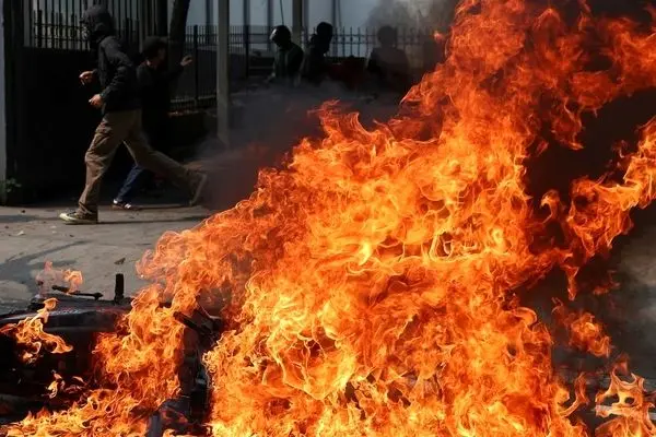 تصاویر؛ آشوب در خیابان‌های اندونزی علیه سران فاسد