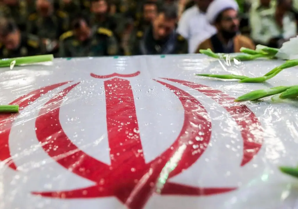  ببینید؛ اقامه نماز بر پیکر مطهر شهدای اقتدار ایران