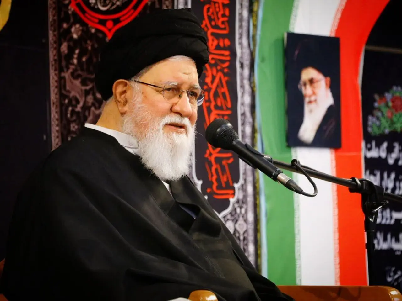 قدردانی علم الهدی از محارب خواندن ترامپ 