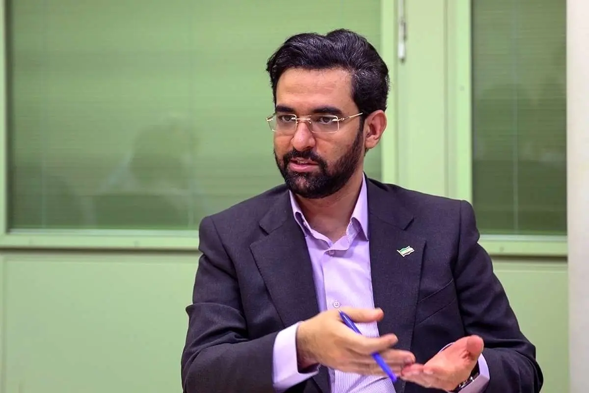 توصیف یک‌کلمه‌ای آذری جهرمی برای کاترین شکدم؛ سکوت معنادار درباره عارف