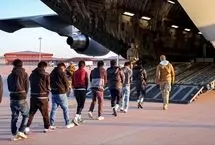 خبرهای تکان دهنده از شیوه اخراج ایرانی‌ها از خاک آمریکا/ ۲ هزار ایرانی در بازداشت هستند!