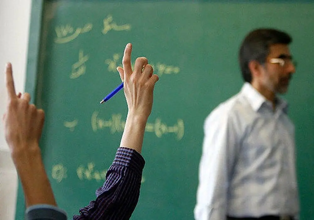 تنهایی مزمن معلمان
