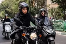 ۸۰۰هزار زن طی دوسال گذشته موتورسیکلت خریده‌اند/ گره گواهینامه برای آنان را با دست باز کنید قبل از آنکه مجبور به گشودنش با دندان شوید