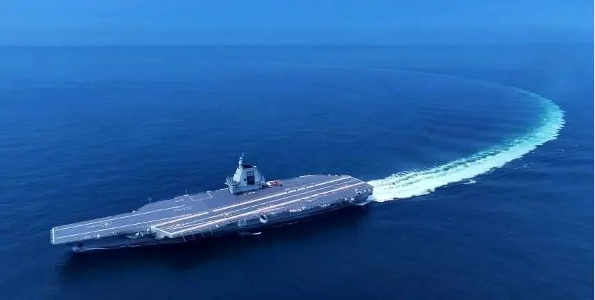 چین اولین ناو هواپیمابر هسته‌ای خود را می‌سازد؟