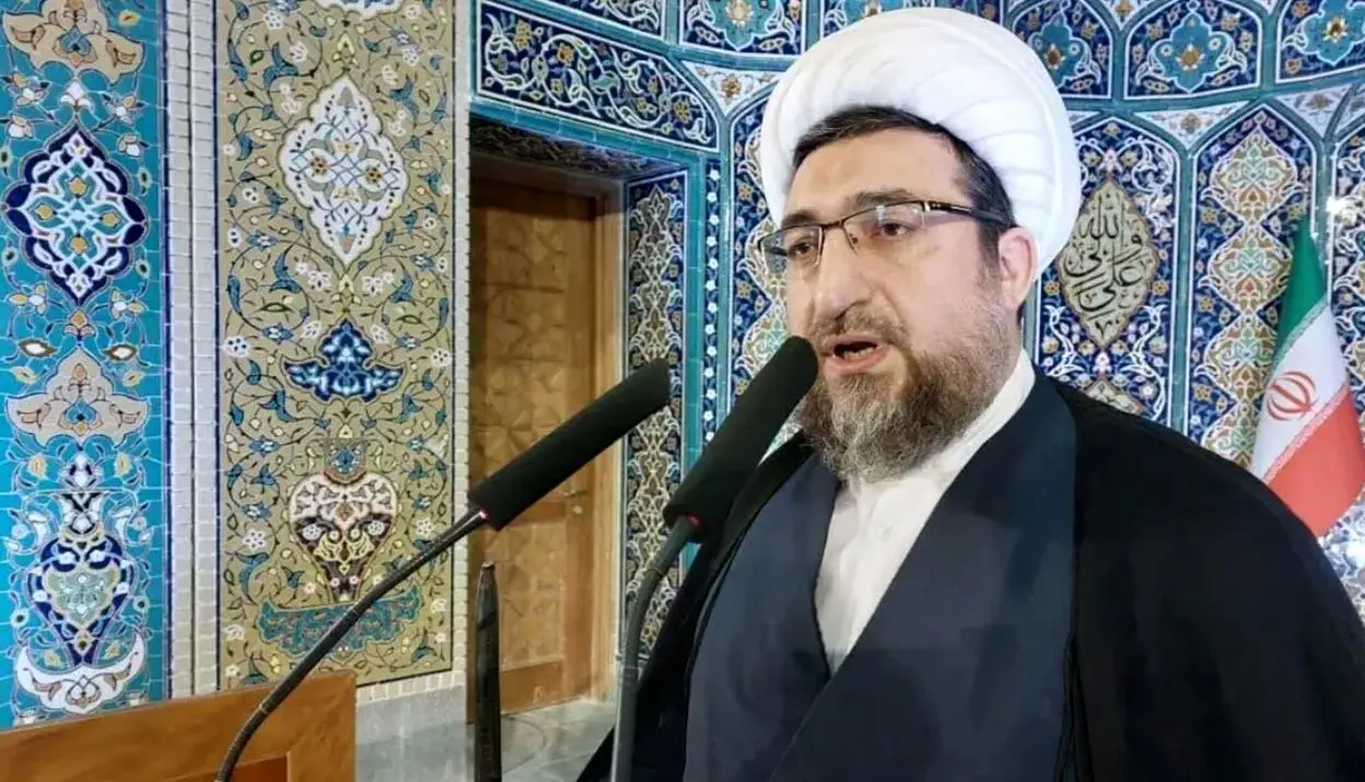 امام‌ جمعه تبریز لباس رزم بر تن کرد