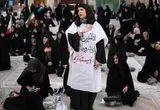 جهان به روایت تصویر؛ از ژست زن روس تا سوگواری زن کفن‌پوش در مرقد امام