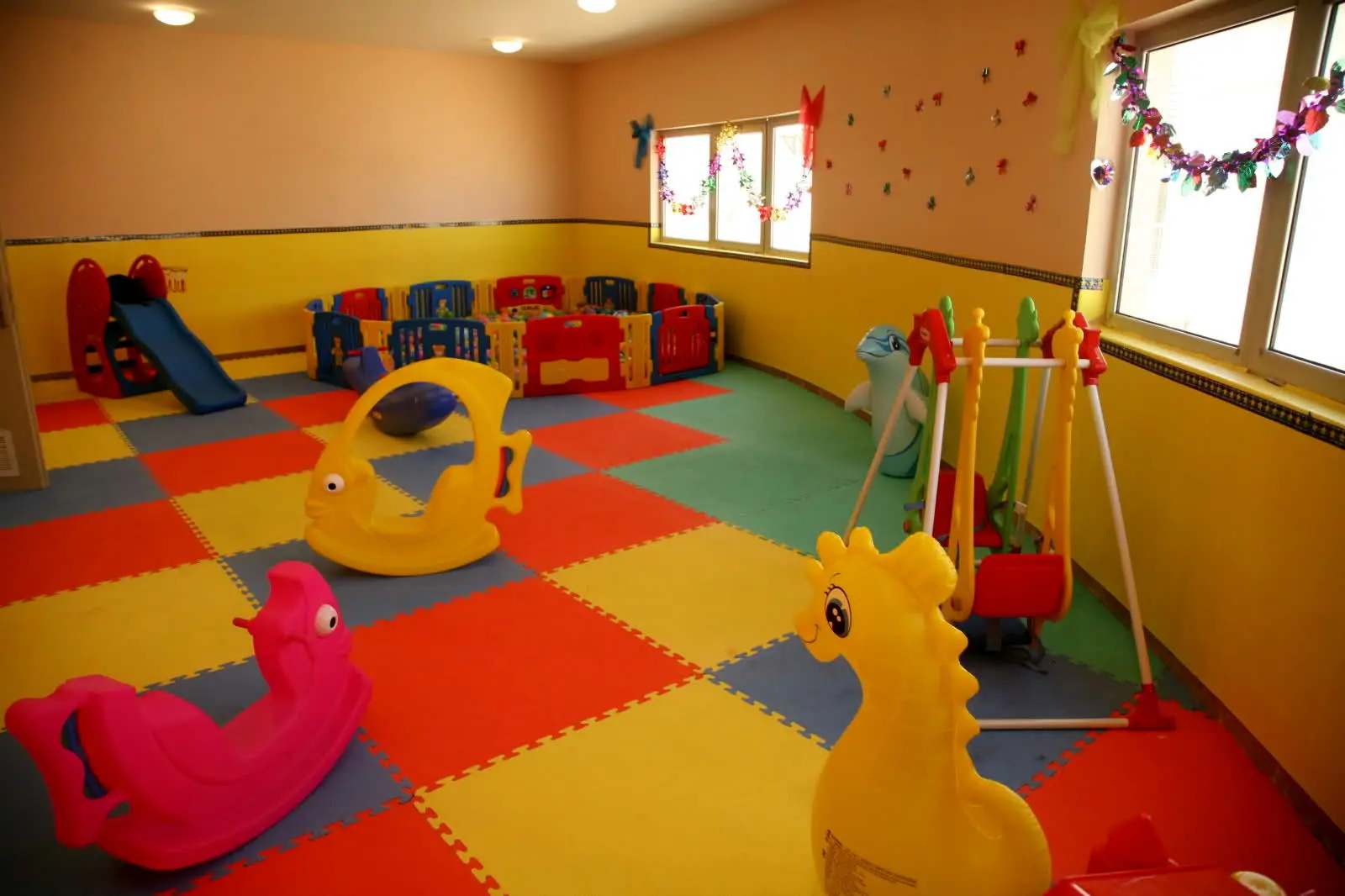 ممنوعیت فعالیت کودکستان‌ها تا اطلاع ثانوی
