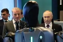 رقص ربات انسان‌نمای ساخت روسیه در مقابل پوتین