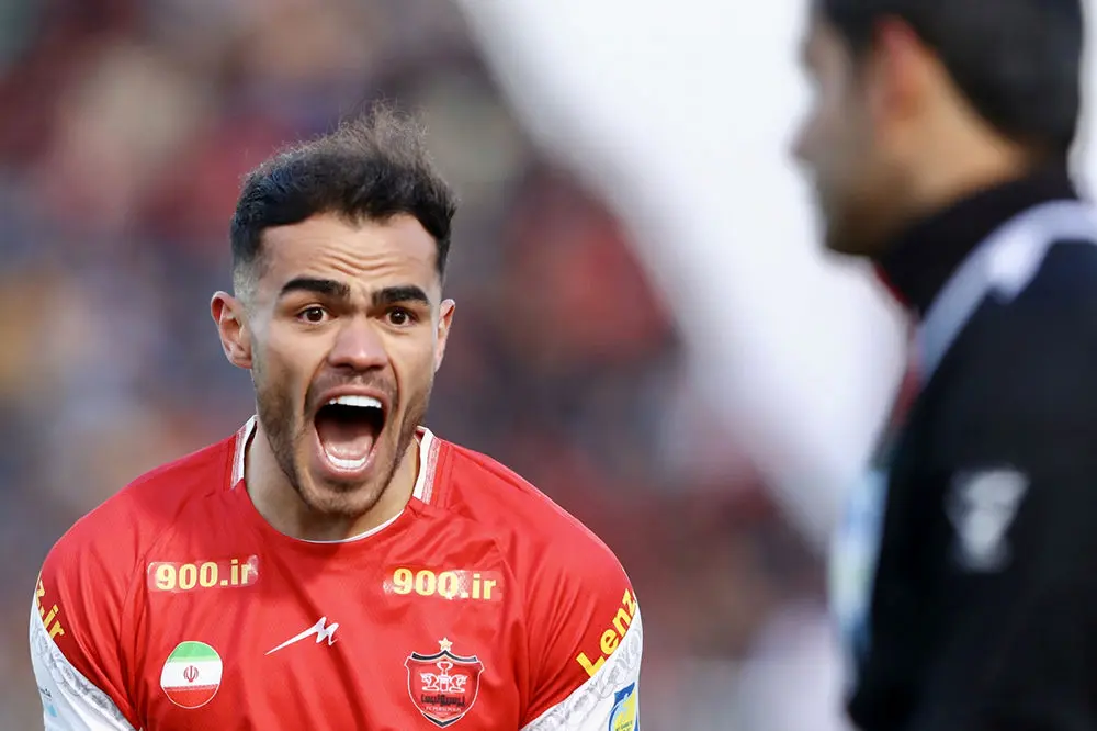 ناراحتی ستاره پرسپولیس بعد از تعویض مقابل ذوب‌آهن