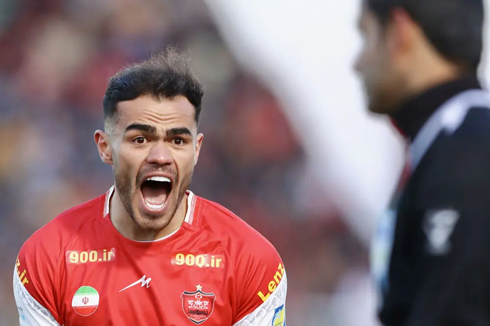 ناراحتی ستاره پرسپولیس بعد از تعویض مقابل ذوب‌آهن