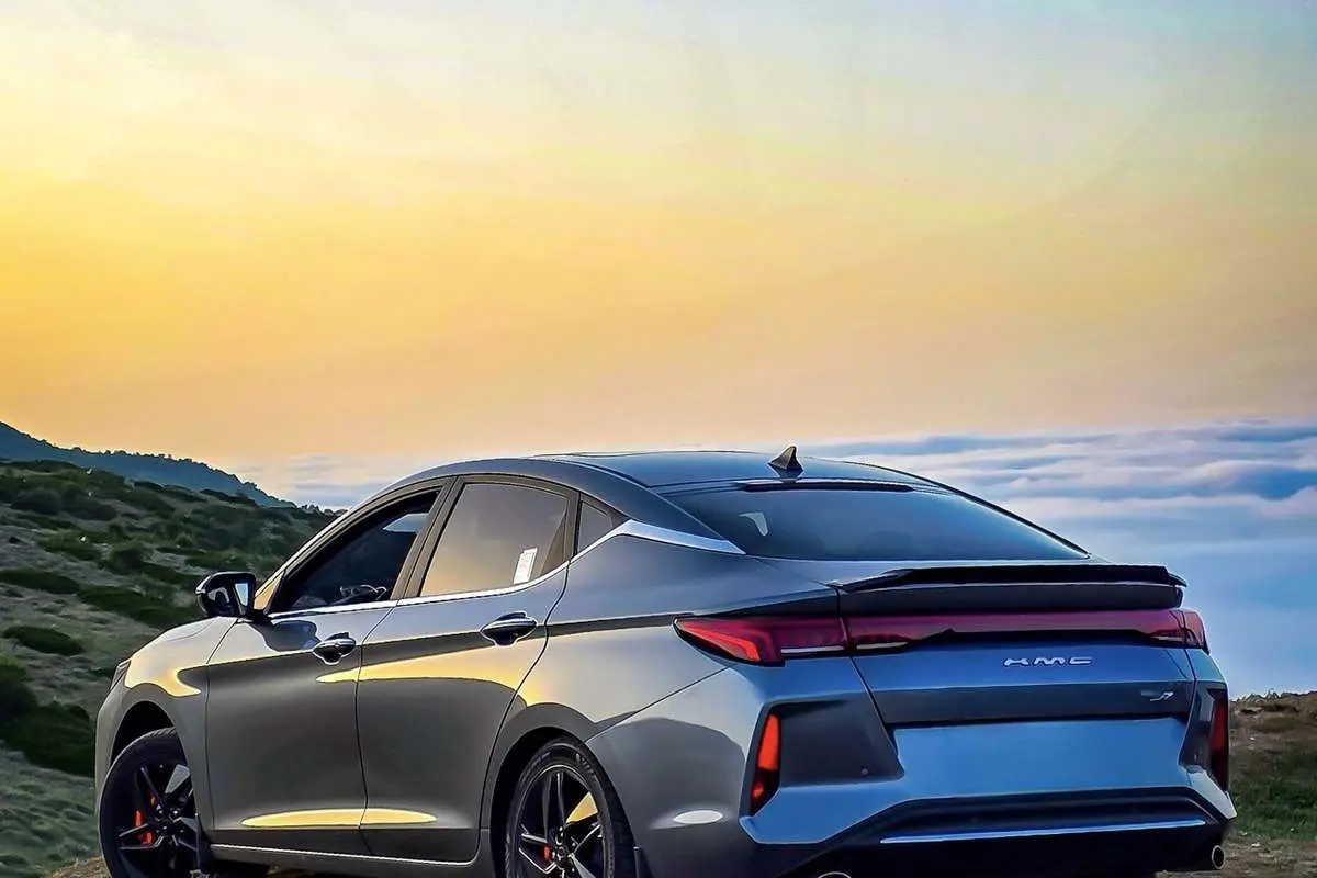 تصویر کیفیت صنعت خودرو؛ پیشتازی KMC J7 در بین سدان‌های کشور