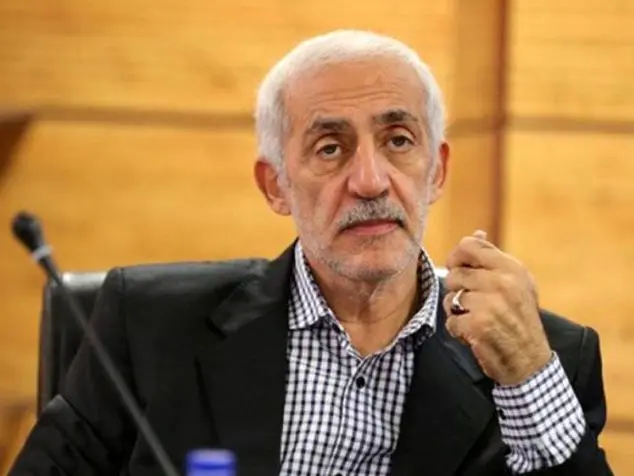 ببینید؛ متلک سنگین دادکان به علیرضا دبیر بابت نماز خواندن پشت میز!