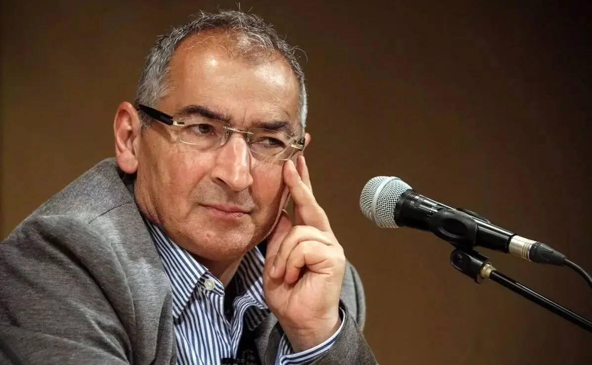 احضار صادق زیباکلام به دادگاه انقلاب

