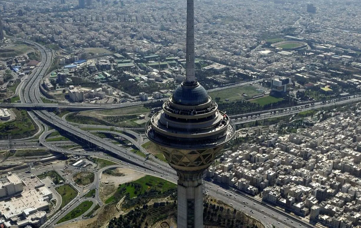 چه لزومی دارد خودروسازان بزرگ در حریم تهران به توسعه بپردازند؟