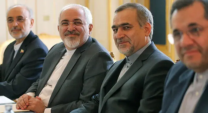 مذاکرات در وین، ضیافت افطار روحانی، بدبینی به مذاکرات هسته‌ای، سقوط مرگبار هواپیما،...