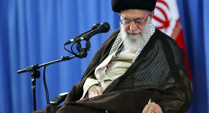 دیدار اساتید با مقام معظم رهبری، دیدار والیبال ایران و روسیه، راه فرار از گرمای طاقت‌فرسا،...